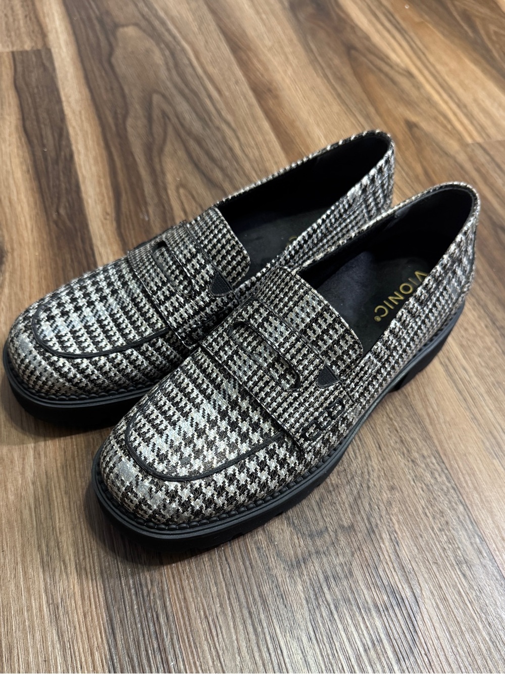Vionic Fillmore Platform Penny Loafer Houndstooth Pattern Lug Sole Sz. 8.5 - Picture 2 of 8